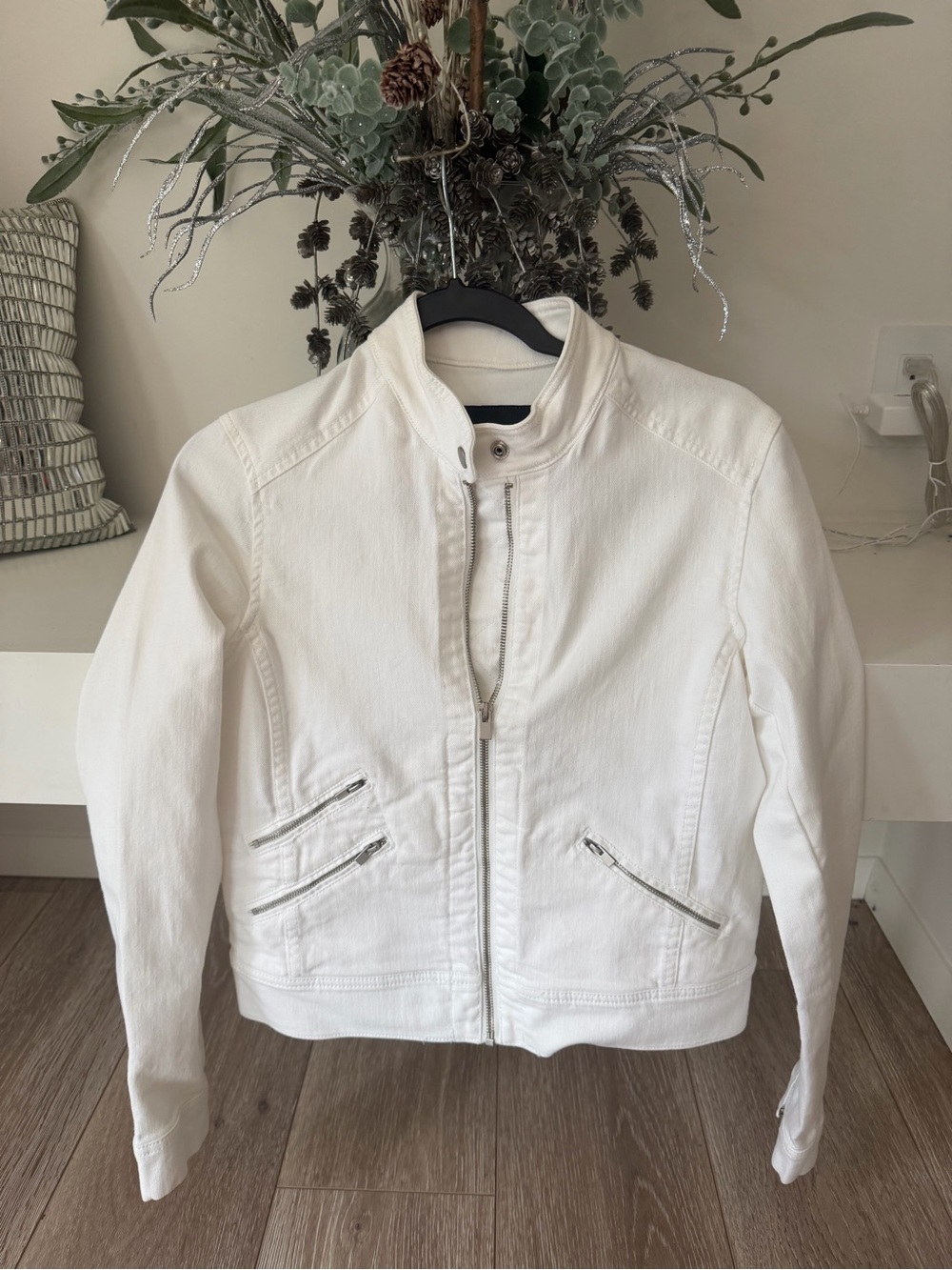 Banana Republic White Zip women Jacket